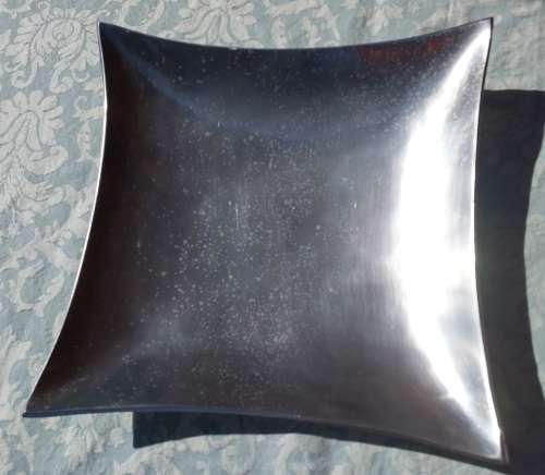 AN ALUMINUM ALLOY ART DECAOR CAROL BOYES STYLE SERVING PLATTER SOLD AS IS