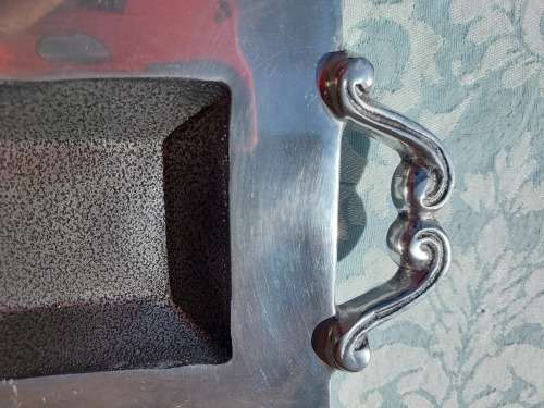 A BEAUTIFULL ALUMINUM ALLOY 56X16CM RECTANGLE SERVING PLATTER SOLD AS IS
