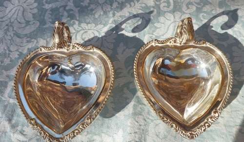 A MATCHING PAIR VINTAGE VICTORIAN LEAF SHAPED SERVING TRAYS SILVER PLATED