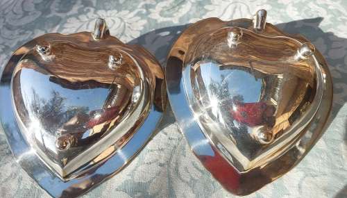 A MATCHING PAIR VINTAGE VICTORIAN LEAF SHAPED SERVING TRAYS SILVER PLATED