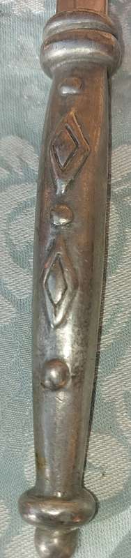 AN ART DECOR PAIR OF ALUMINUM ALLOY HANDLED SALAD TONGS SOLD AS IS
