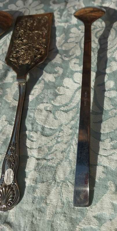 A COLLECTION OF VINTAGE KITCHENALIA CUTLERY SOLD AS IS