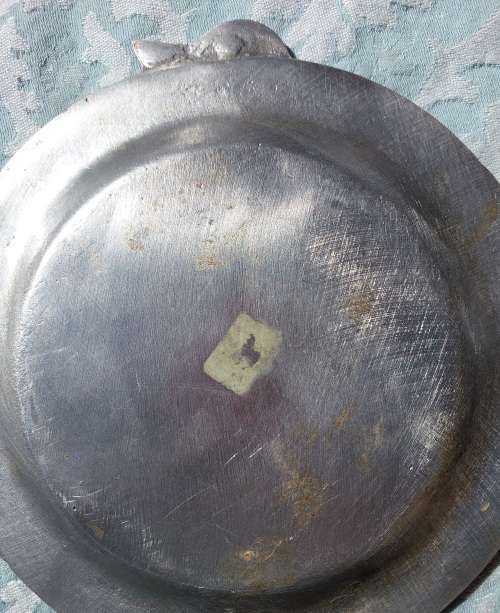 A COLLECTION OF ALUMINUM ALLOY ART DECOR CAROL BOYES STYLE SERVING BOWLS AND TRAYS SOLD AS IS