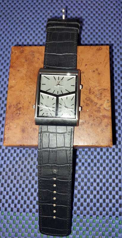 A RARE 3 TIME ZONE SWISS LEGEND UNISEX WRIST WATCH SOLD AS IS NOT TESTED