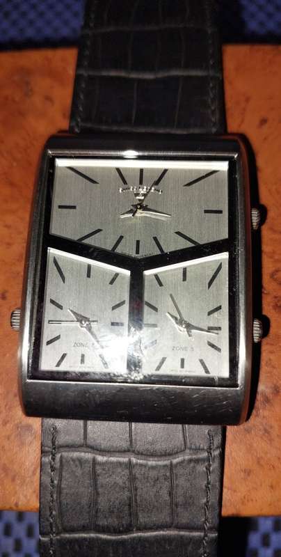 A RARE 3 TIME ZONE SWISS LEGEND UNISEX WRIST WATCH SOLD AS IS NOT TESTED