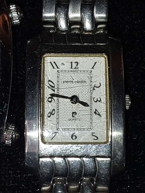 A bulk collection of quality costume quartz watches sold as is not tested