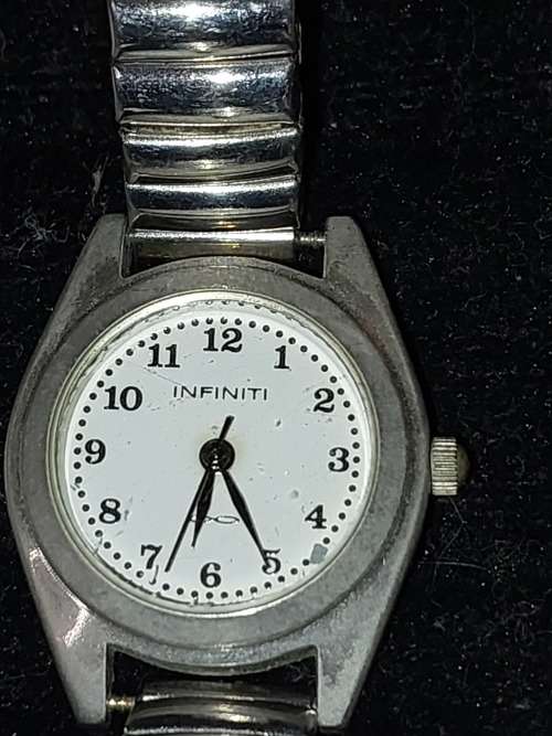 A bulk collection of quality costume quartz watches sold as is not tested