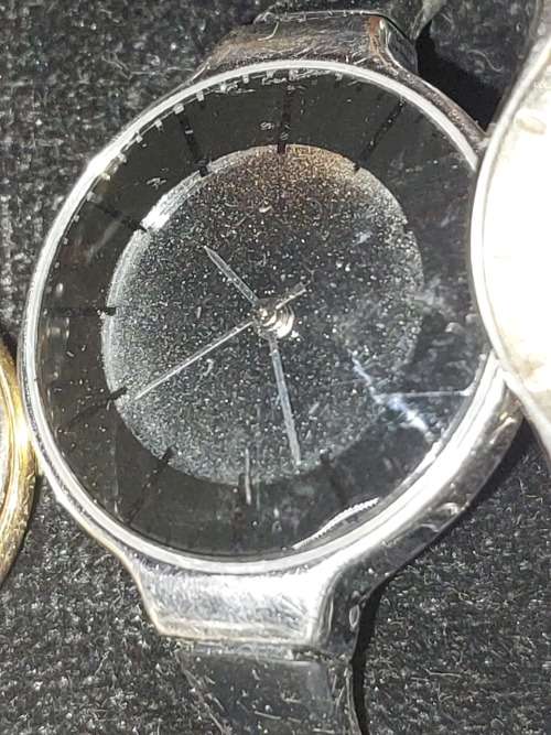A bulk collection of quality costume quartz watches sold as is not tested