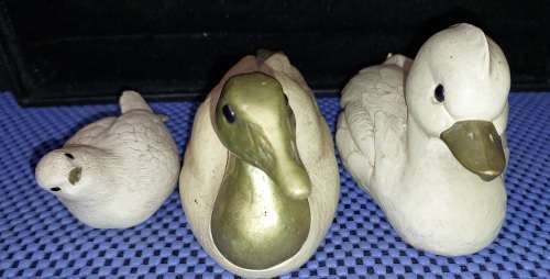 A RARE COLLECTION VINTAGE ELLI MALEVOLTI SCULPTURED MANDRIN DUCKS