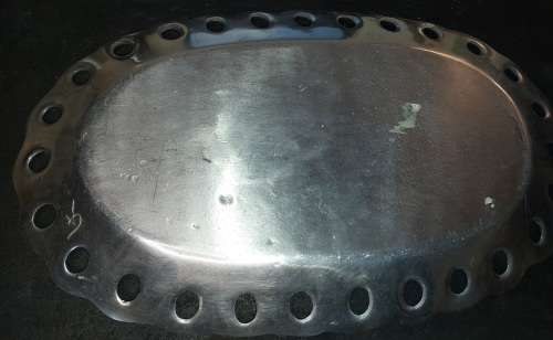 AN OVAL 52 X32 CENTIMETER ALUMINUM ALLOY CAROL BOYES STYLE SERVING TRAY