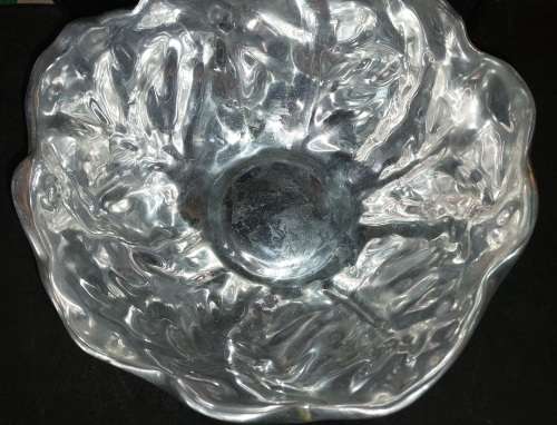 A 30 X 15 CENTIMETER HACIENDA REAL MEXICAN PEWTER SERVING BOWL