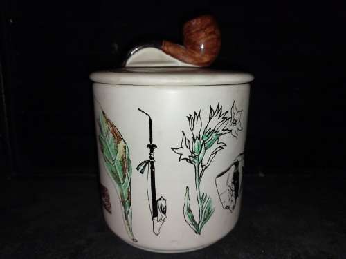 A VINTAGE  DANISH TABACCO LEAF PORCELAIN CERAMIC JAR