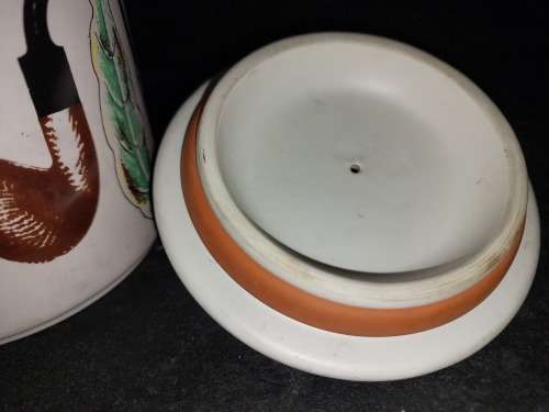 A VINTAGE  DANISH TABACCO LEAF PORCELAIN CERAMIC JAR