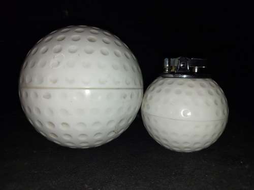 A GOLFERS COLLECTABLE MEMORABILIA
