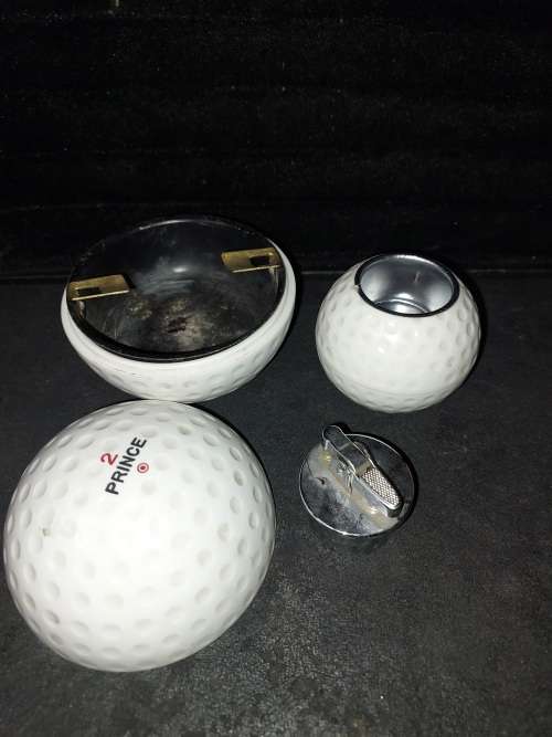 A GOLFERS COLLECTABLE MEMORABILIA