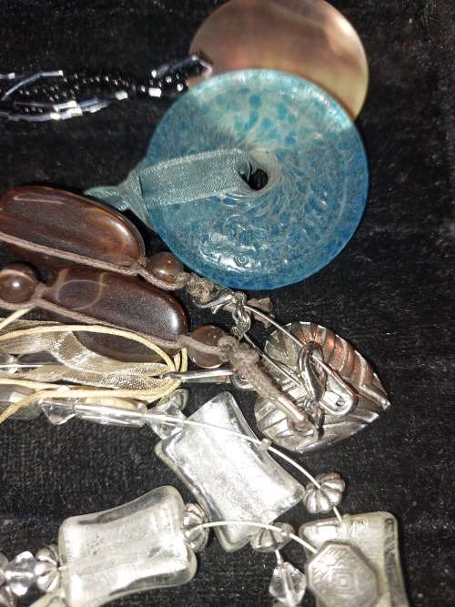 A BULK COLLECTION COSTUME NECKLACES SOLD AS IS