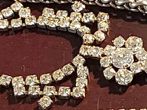 A COLLECTION OF QUALITY DESIGNER COSTUME NECKLACES SOLD AS IS