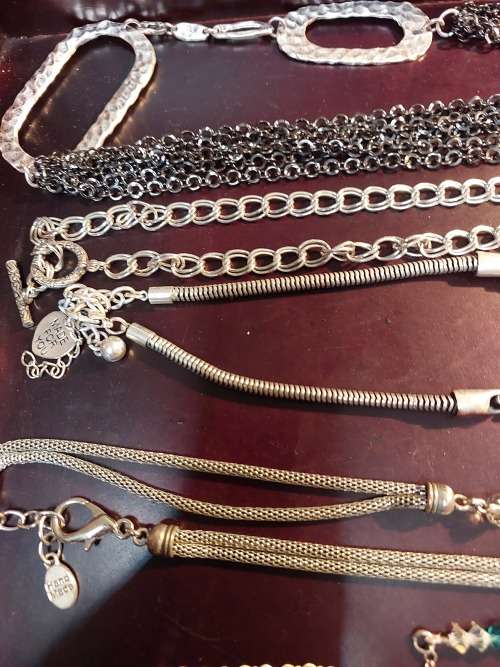 A VINTAGE COLLECTION OF DESIGNER COSTUME NECKLACES