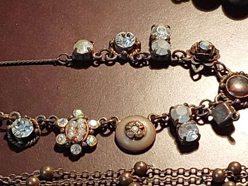 A VINTAGE COLLECTION OF DESIGNER COSTUME NECKLACES