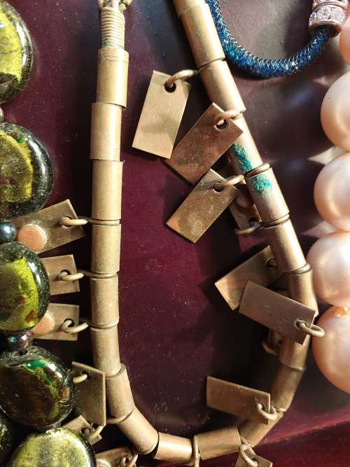A BULK COLLECTION OF VINTAGE  QUALITY DESIGNER NECKLACES