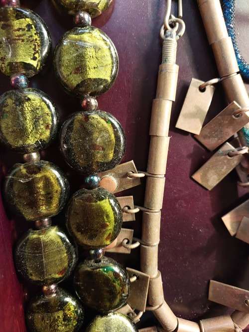 A BULK COLLECTION OF VINTAGE  QUALITY DESIGNER NECKLACES