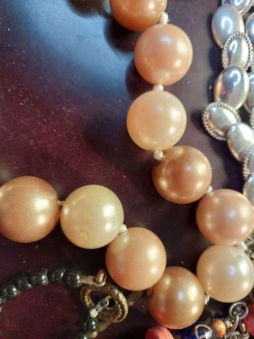 A BULK COLLECTION OF VINTAGE  QUALITY DESIGNER NECKLACES