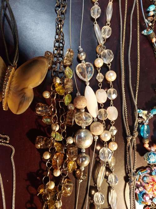 A DESIGNER COLLECTION COSTUME NECKLACES SOLD AS IS