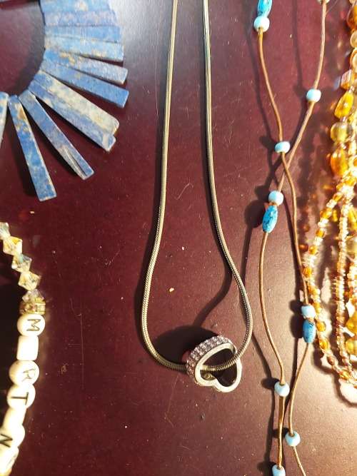A COLLECTION OF VINTAGE SYNTHETIC PEARL AND COSTUME  NECKLACES SOLD AS IS