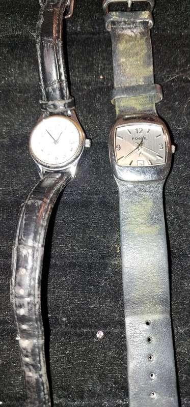 TWO VINTAGE LADIES` WRISTS WATCHES A SAKONDA AND A FOSSIL