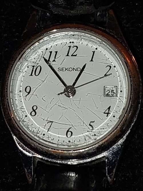 TWO VINTAGE LADIES` WRISTS WATCHES A SAKONDA AND A FOSSIL