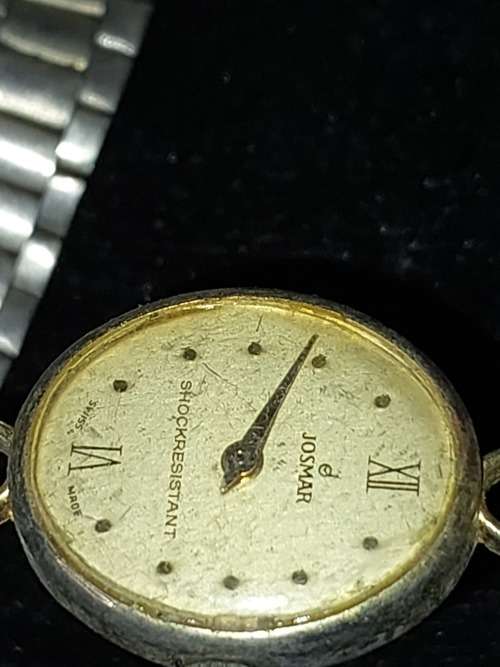 A VINTAGE AND ANTIQUE COLLECTION OF 20 QUALITY  WOMANS WATCHES SOLD AS IS NOT TESTED