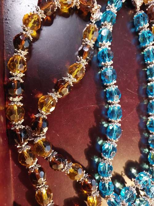 A JOB LOT COSTUME NECKLACES IN PERFECT CONDITION SOLD AS IS