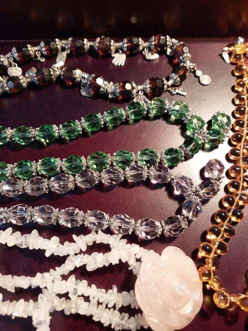 A JOB LOT COSTUME NECKLACES IN PERFECT CONDITION SOLD AS IS