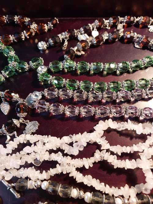 A JOB LOT COSTUME NECKLACES IN PERFECT CONDITION SOLD AS IS