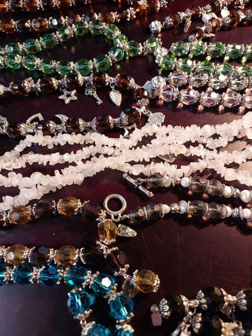 A JOB LOT COSTUME NECKLACES IN PERFECT CONDITION SOLD AS IS