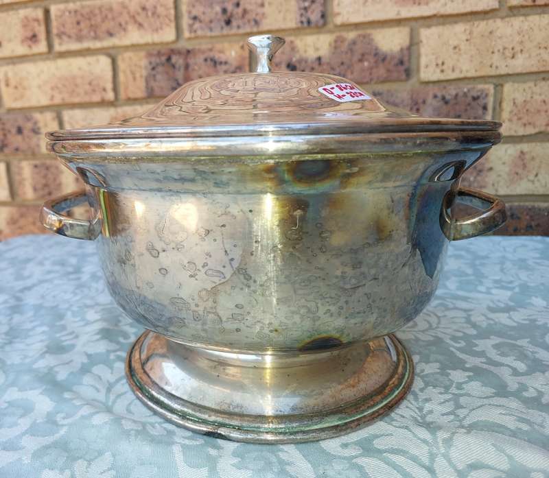 A VINTAGE SOUP TURINE  PRESIDENT SILVER PLATED