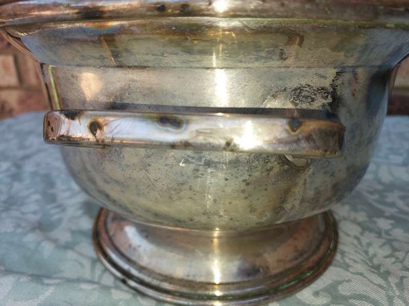 A VINTAGE SOUP TURINE  PRESIDENT SILVER PLATED