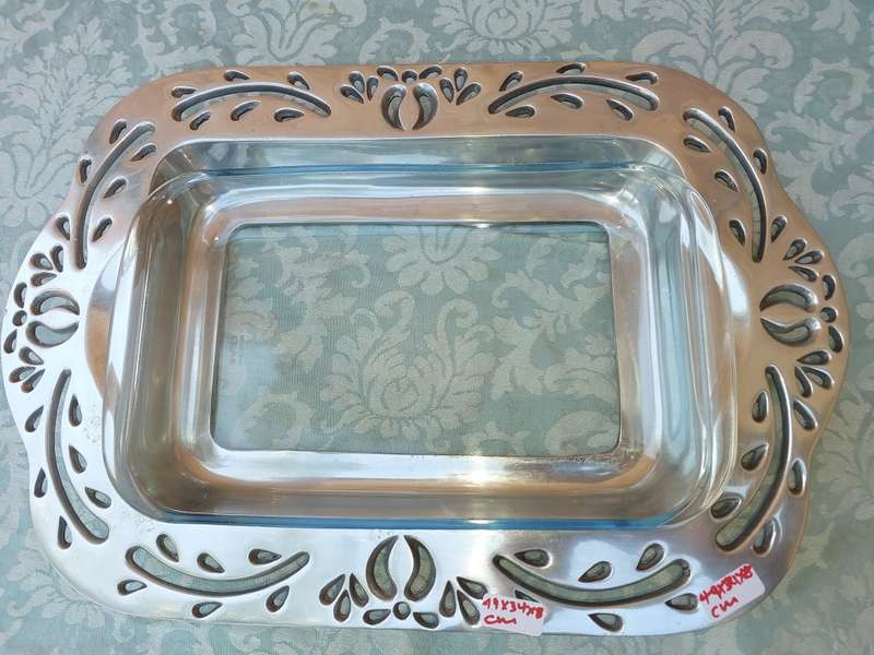 AN ALUMINUM ALLOY CAROL BOYES STYLE RECTANGULAR SERVING TRAY