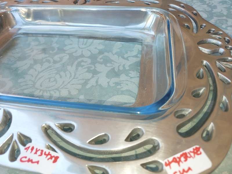 AN ALUMINUM ALLOY CAROL BOYES STYLE RECTANGULAR SERVING TRAY