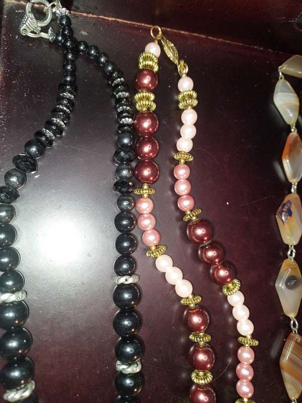 A BULK JOBLOT FASHION COSTUME NECKLACES SOLD AS IS