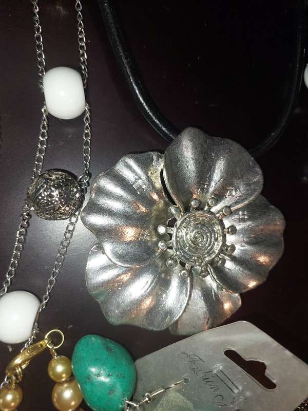 A JOB LOT QUALITY FASHION COSTUME NECKLACES SOLD AS IS  DISCLAIMER