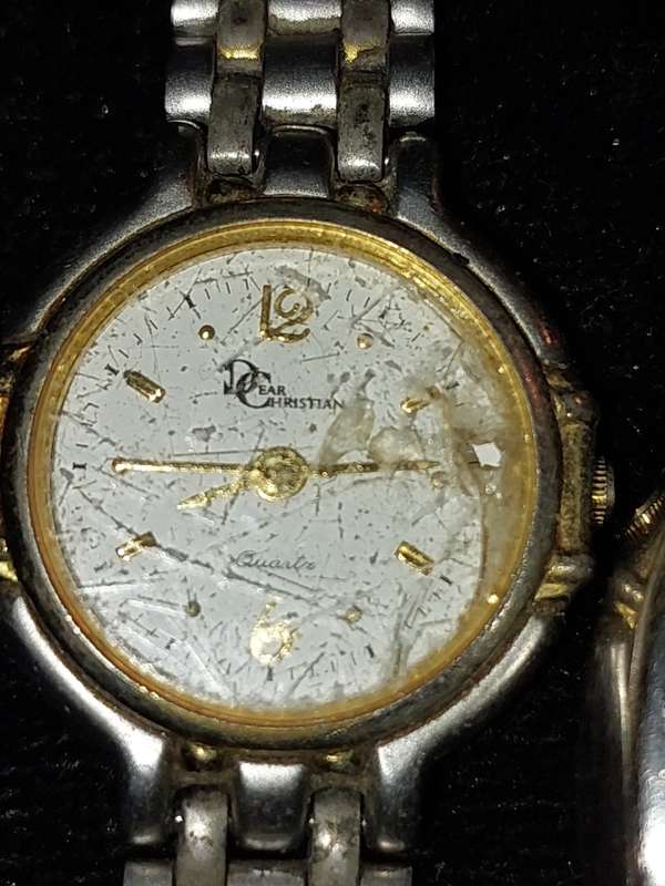 A JOB LOT WOMAN`S WRISTWATCHES SOLD AS IS NOT TESTED