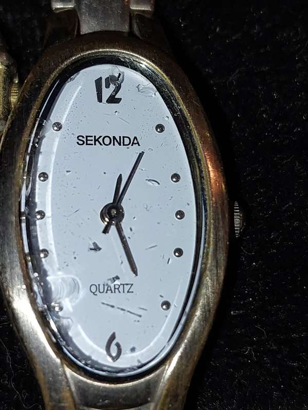 A JOB LOT WOMAN`S WRISTWATCHES SOLD AS IS NOT TESTED