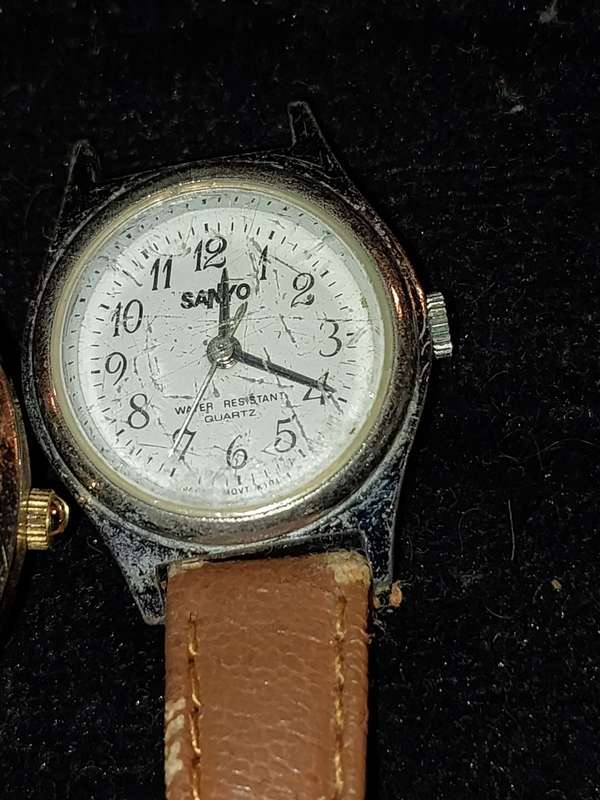 A JOB LOT WOMAN`S WRISTWATCHES SOLD AS IS NOT TESTED