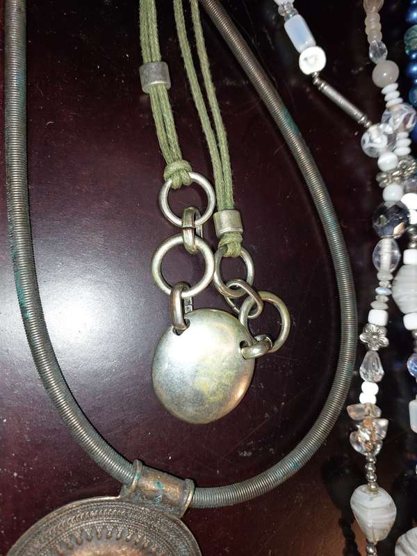 A VINTAGE JOB LOT COSTUME NECKLACES