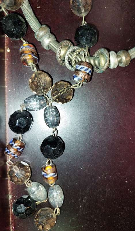 A VINTAGE JOB LOT COSTUME NECKLACES
