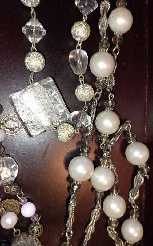 A VINTAGE JOB LOT COSTUME NECKLACES