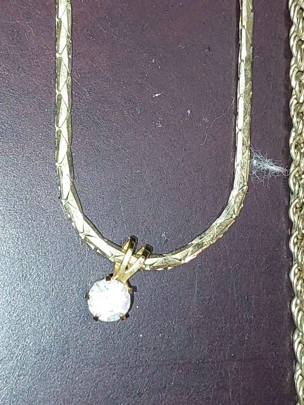 A DISCERNING LADY`S VINTAGE COLLECTION OF COSTUME NECKLACES SOLD AS IS