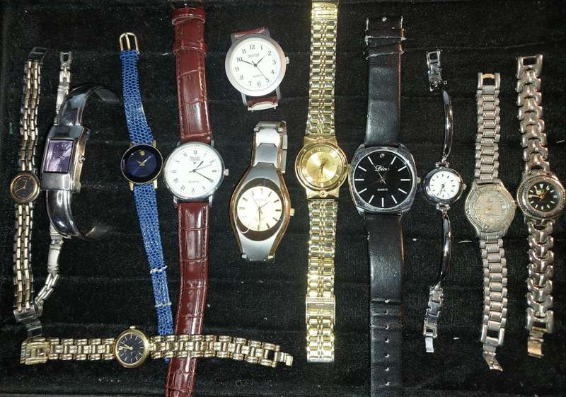 A BULK COLLECTION VINTAGE LADY`S WATCHES