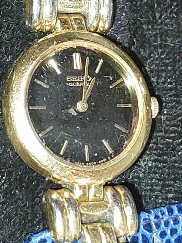 A BULK COLLECTION VINTAGE LADY`S WATCHES